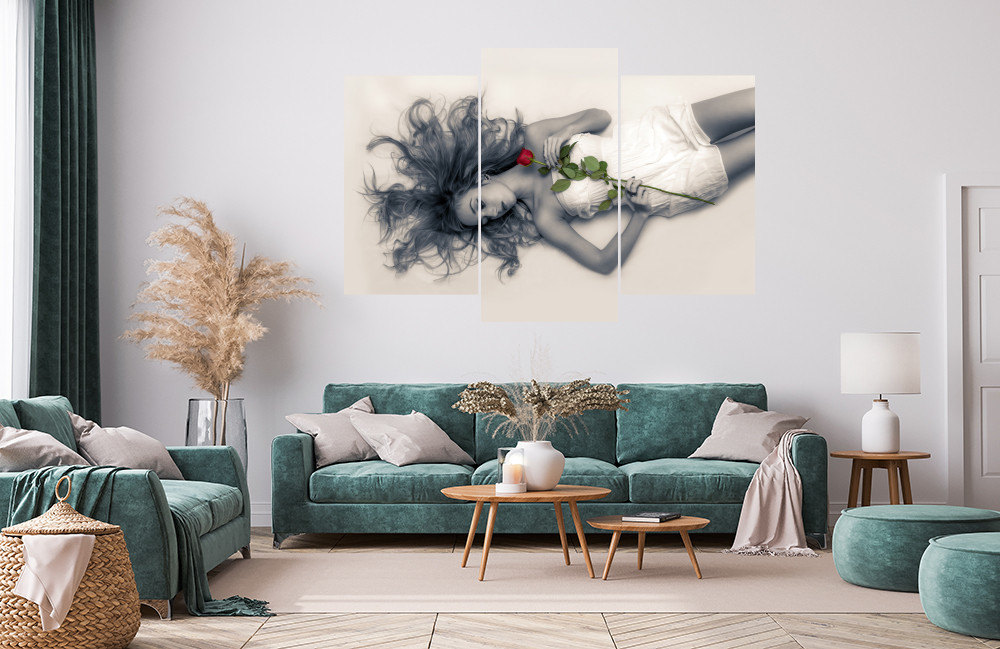 Ženský Akt s Růží